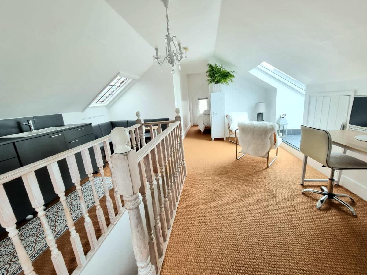 West Hill Retreat Seaview Balcony Chic Loft Studio & Free Parking Hastings Esterno foto
